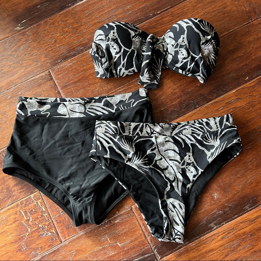 Body Glove Bikini Set with 2 Bottoms